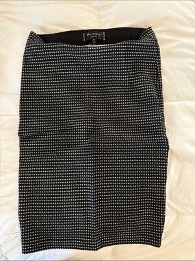 Max Studio Black & White Houndstooth Pencil Skirt